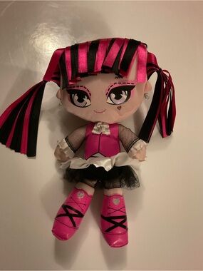Monster High Draculaura Plush